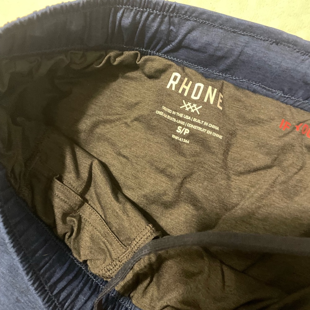 Rhône workout shorts size Small